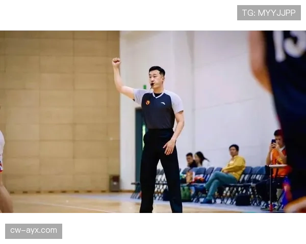 故意肘击为何常被漏判？裁判如何界定隐蔽犯规